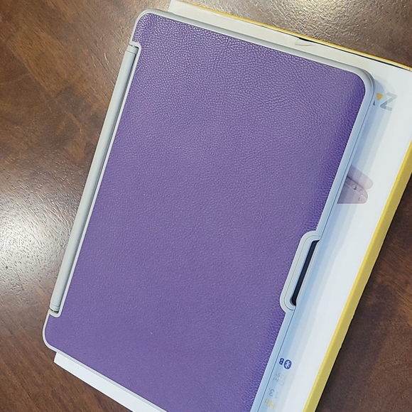 ZAGG Folio Case - Picture 6 of 9